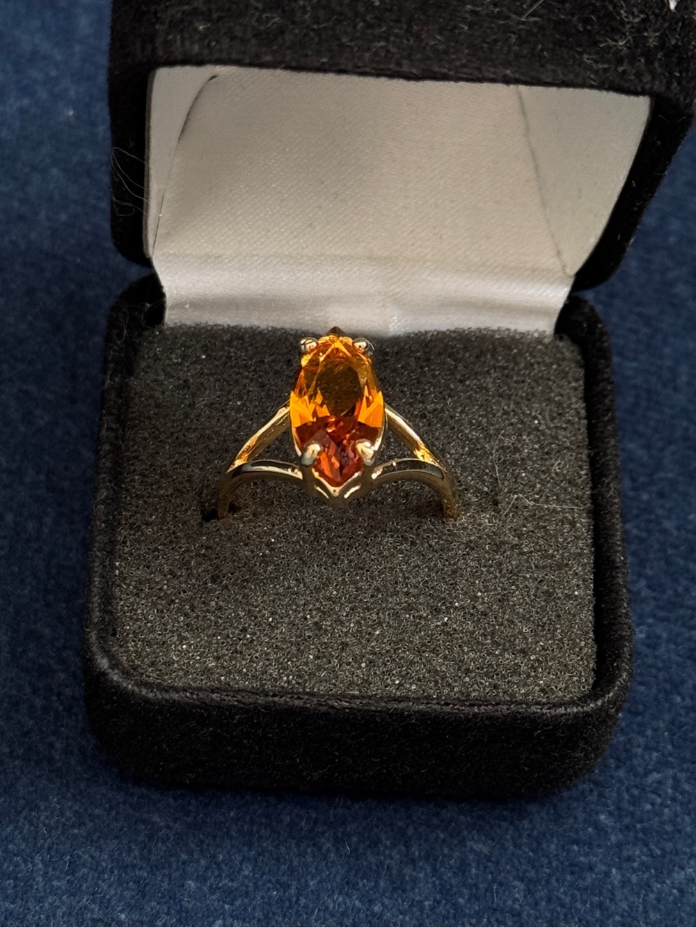Stunning 14kt GE ESPO with orange stone Ring size 7